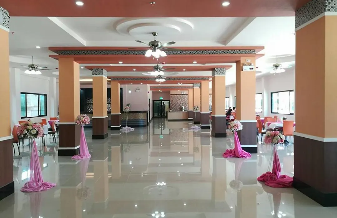 Sakura Budget Hotel-1